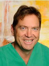 Dr Kay-Uwe Feller - Surgeon at Praxisklinik für Mund-, Kiefer- und Gesichtschirurgie - Plastische Operationen