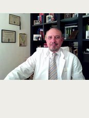 Professor Constantinos Alexandridis Maxillofacial Surgeon - Kosti Palama 31, Athina, 111 41, 