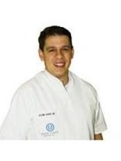 Dr Raul Meza Prera - Dentist at Centro Dental de Especialistas-Escuintla