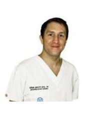 Dr José Molina Muñiz - Dentist at Centro Dental de Especialistas - Multimedica Zona 15