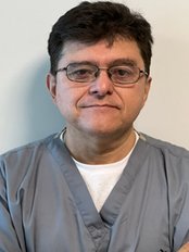 Dr José Fajardo - Dentist at Especialistas Dentales Internacional/ Dental Specialist International