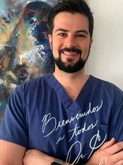 Dr Estuardo Villatoro - Dentist at Especialistas Dentales Internacional/ Dental Specialist International