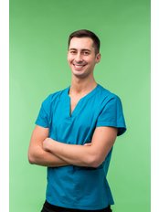 Dr Komlós György - Oral Surgeon at Andrássy Dental Fogászati Központ