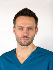 Dr Tamas Ruszin - Principal Surgeon at Budapest-Implant
