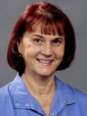 Dr Zsuzsanna Juhasz - Doctor at Dental Hungary