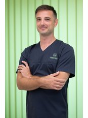 Dr. Attila Simay - Leitender Zahnarzt - Evergreen Dental