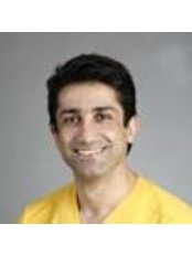 Dr Shahin Sarrami - Dentist at Evidentis - Budapest
