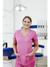 Frau Eszter Hajas - Zahnhygienikerin - Save on Dental Care - Budapest