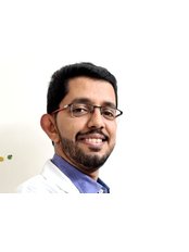 Dr Vinayak Raghunathan - Dentist at Dentistree Advanced Dental & Implant Center