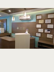 Lifecare Dental Clinic and Implant Centre - Reception area