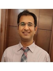 Dr Hitesh Arora - Chief Executive at Dentelle
