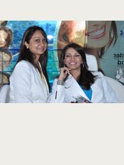 Ritu Dental Clinic:Ritzy Dental Lounge - Dr Ritu at her lounge With Former Miss World Diana Hayden