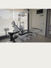 Sanderi Multispeciality Dental Clinic - SF-11,Shivalaya 2 Complex, Near Raneshvar Temple, Opp. Vasna Petrol Pump, Vasna-Bhayali Road, Vadodara, Gujarat, 