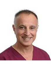 Dr Yuval Zuberi - Dentist at Clinic Dr. Aggregators