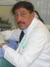 Dr J. Edward Shepard - Dentist at American Dental Studios, Rome