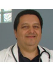Dr Gustavo Quiroga Martinez - Doctor at Implantoperio - Celaya