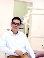 Dr Roberto Artiaga - Dentist at CREARTE