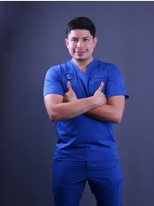 Dr Carlos Huerta - Dentist at Dr Mario Barba Periodoncia e Implantologia