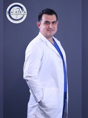 Mario Barba - Dentist at Dr Mario Barba Periodoncia e Implantologia