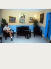 Yucatan Dentist Dr Javier Camara-Alta Brisa - Waiting room @ García Ginerés