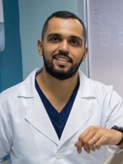 Dr Javier Rolón - Dentist at Dente