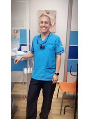 Dr Hugo Aveytua - Dentist at Odontex Mexico City