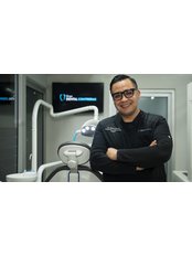 Dr Alonso Breach - Dentist at Grupo Dental Contreras
