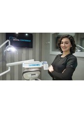 Dr Elizabeth  Burboa - Dentist at Grupo Dental Contreras