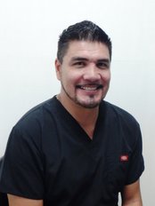 Dr. Castle Implant, Orthodontic and Cosmetic Dentistry Center - Calle Cohuila #200 L-1 Nuevo Progreso, Tamaulipas 88810, Nuevo Progreso, Tamaulipas, 88810, 