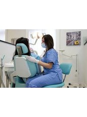 Cosmetic Dentist Consultation - Miguel Márquez Dental Clinic