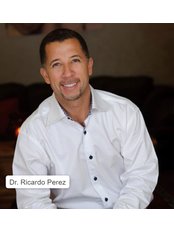 Dr Ricardo Perez - Doctor at Prize Smile Mexico