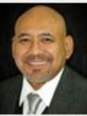 Dr Demetrio Landeros - Doctor at Clinica Dental