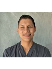 Dr Carlos Eduardo  Estrada Cardenas - Dentist at Dental Alvarez  Zona Rio