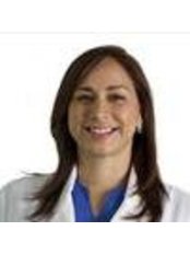 Dr karla Casctillo - Orthodontist at Clinica Dental Viejo Santo Domingo
