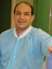 Dr Baudilio Barahona -  at Clinica Dental 74