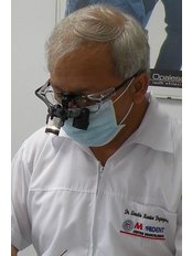 Dr Arnaldo Munive Degregori - Dentist at Munident Dental Clinic