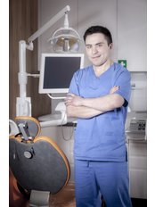 Dr. Maciej Przenioslo - Zahnarzt - Projekt Usmiech