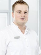 Lukasz Podlewski -  at Dental Republic