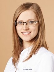 Dr Katarzyna Chmielinska-Popiolek - Dentist at Centrum Stomatologiczne Perfekt Med