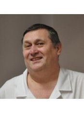 Dr Rousłan Ajigoev - Dentist at Citident & Medical Ulubiona Klinika