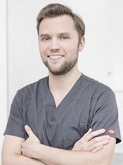 Dr Simon Frank - Dentist at Dr. Frank