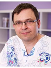 Dr Tomasz Piętka - Oral Surgeon at Zębowa Wróżka