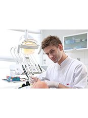 Dr Piotr Jaszcz - Dentist at Dental Art