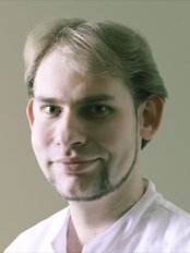 Dr Kamil Jurczyszyn - Doctor at Expert Dental