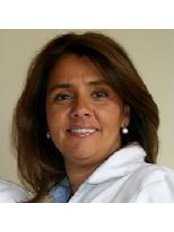 Dr Luz Marina Barroso - Doctor at Sorridente Clinica Medica Dentaria - Tires