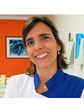 Dr Rita Santos Costa - Dentist at Nova Dentismed - Campo Pequeno