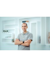 Dr Valentin Pribac - Dentist at Holomed