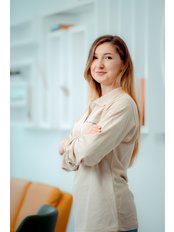 Dr Laura Cioropariu - Dentist at Holomed
