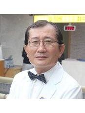 Dr Lee Jeong Ho - Doctor at Living Well Dental
