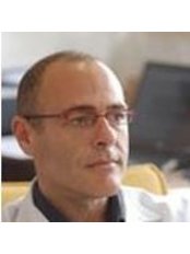 Dr Ruben Davó - Doctor at Instituto Dental Lucrecia Botella